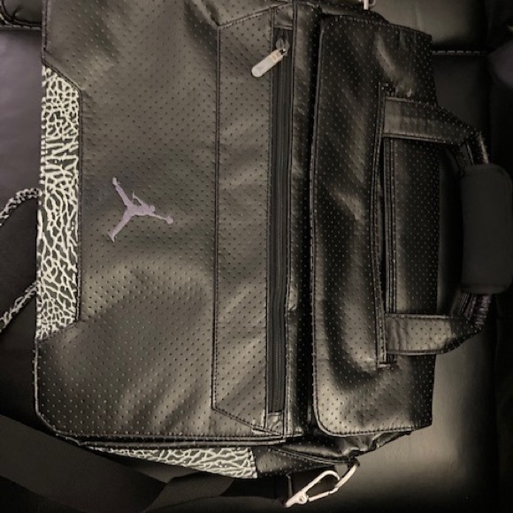 Michael Jordan Messenger Bag - Picture 3 of 5